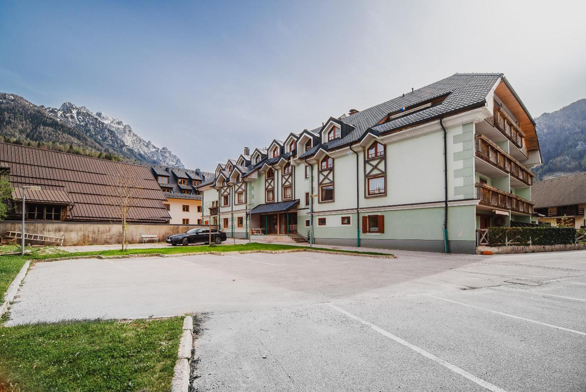 Apartments Slavec With Free Onsite Parking Kranjska Gora Exterior photo
